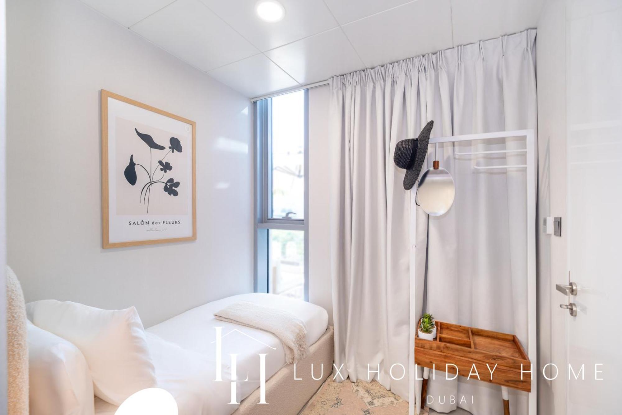 Lux The District One Lagoon View Dubai