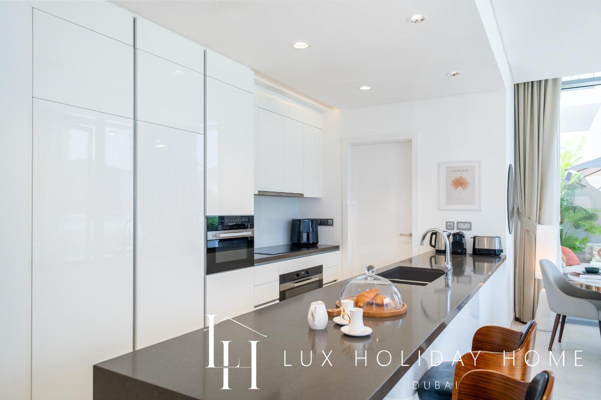 Lux The District One Lagoon View Dubai