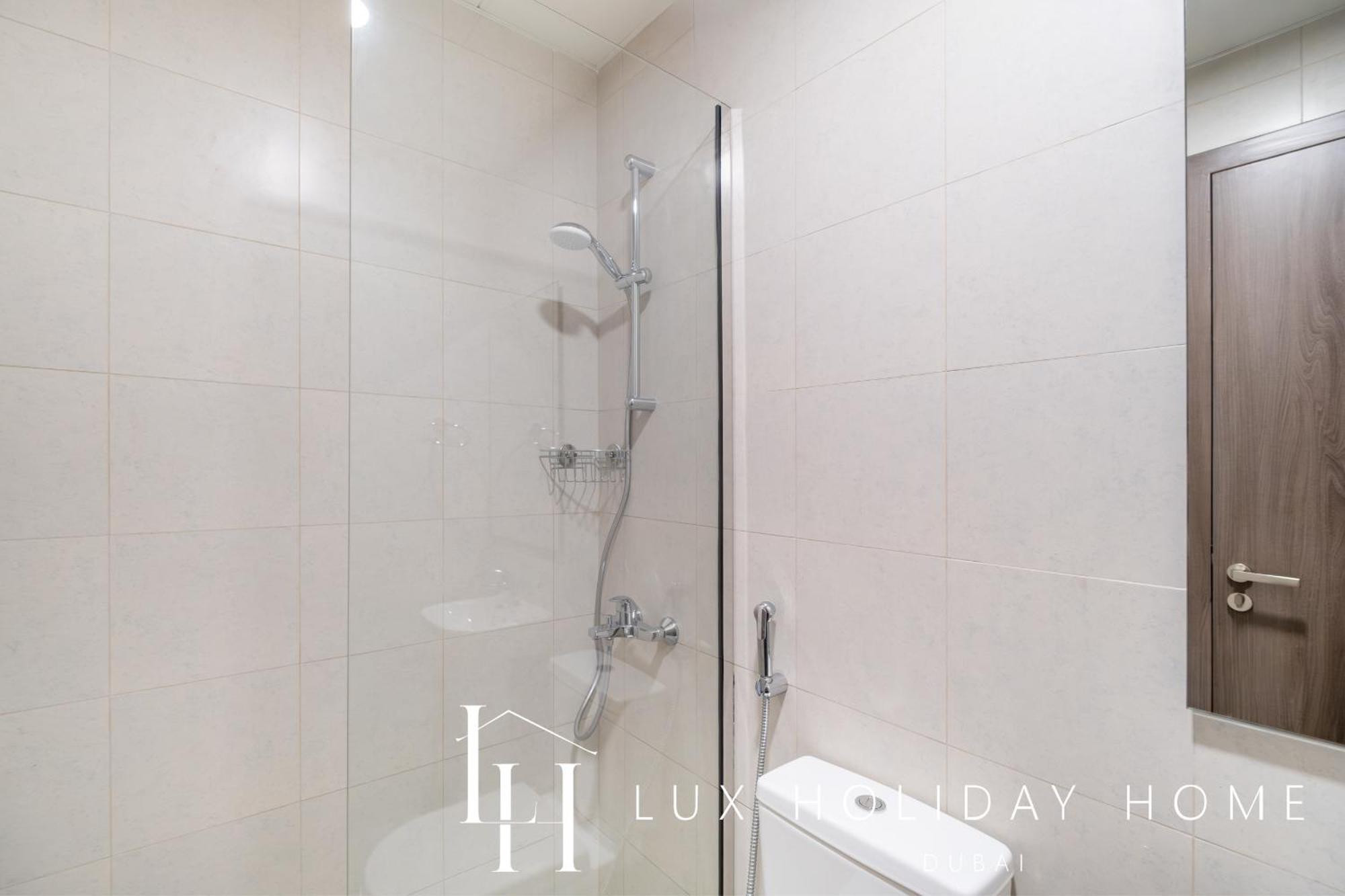 Lux The District One Lagoon View * Dubai