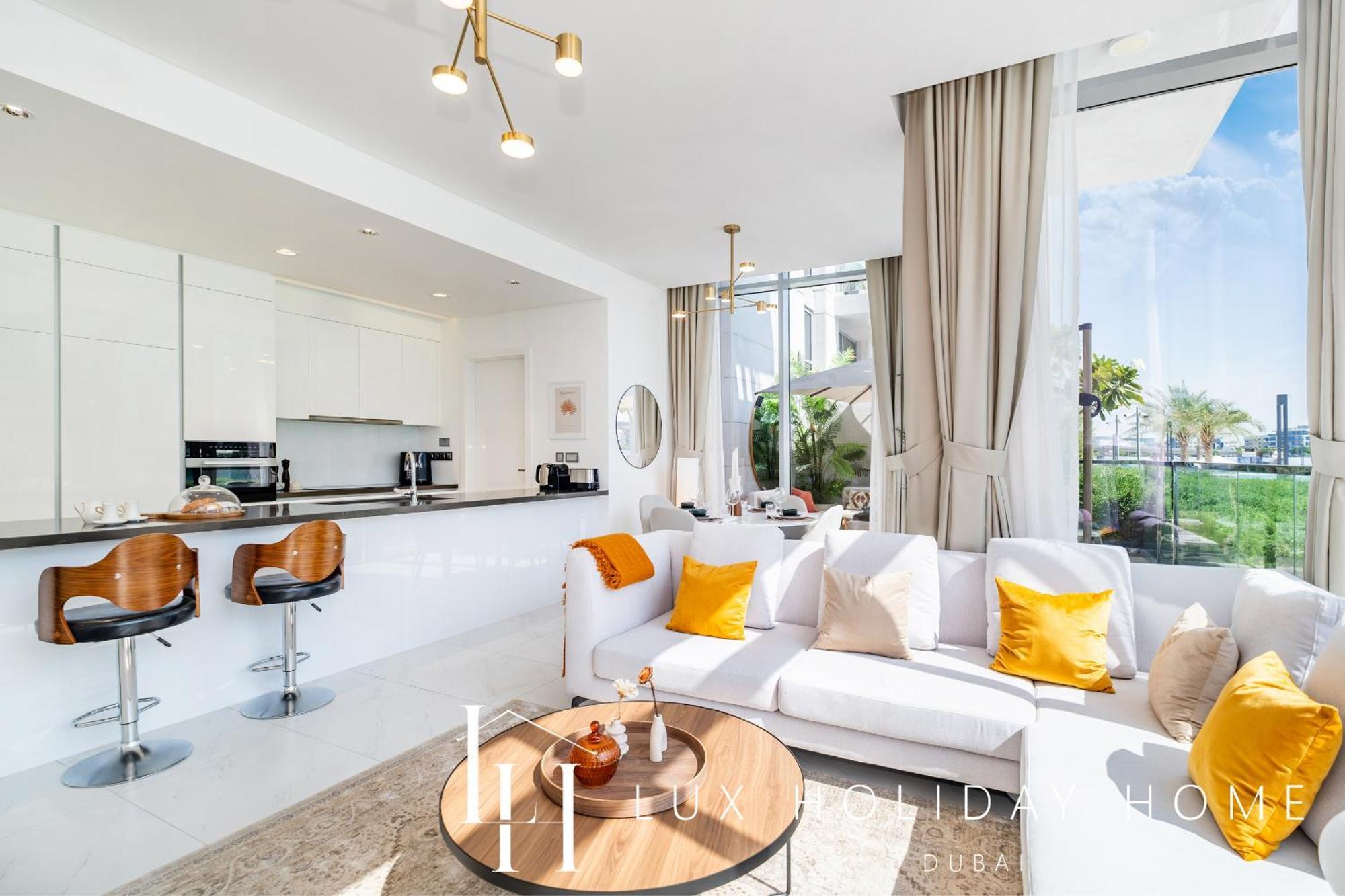 Apartment Lux The District One Lagoon View Dubai