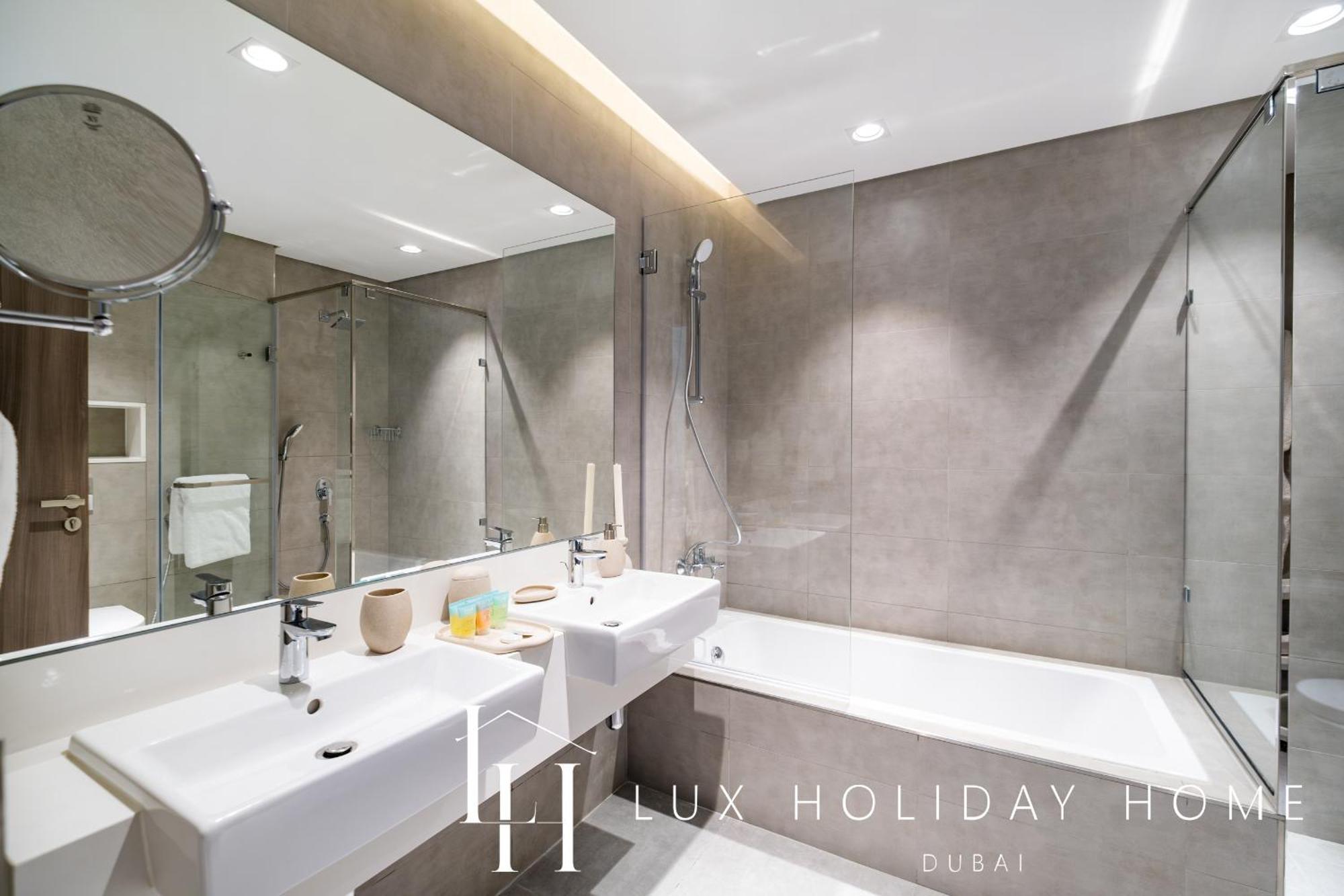 Lux The District One Lagoon View Apartment Dubai
